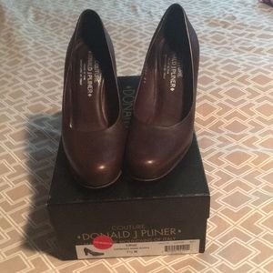DONALD J PLINER COUTURE Brown Leather Pumps